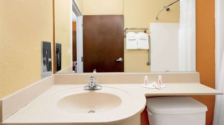 Microtel Inn/Suites Greenville/Univ Med Room
