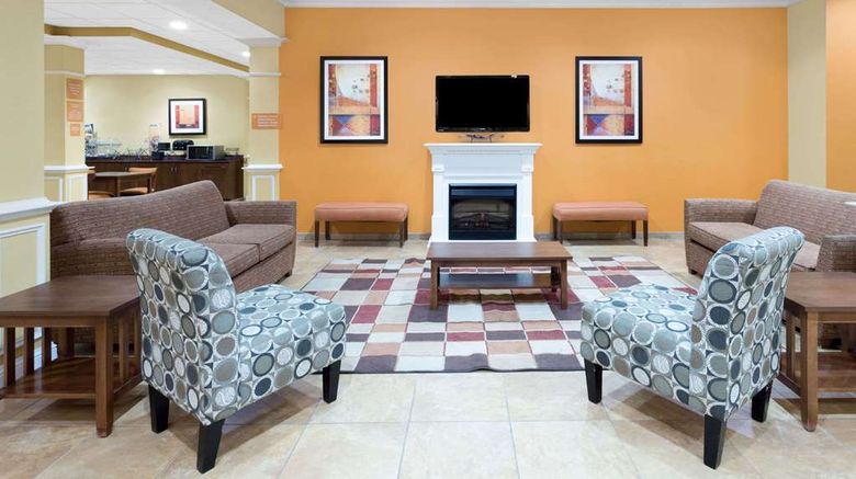 <b>Microtel Inn/Suites Greenville/Univ Med Lobby</b>. Images powered by <a href="https://iceportal.shijigroup.com/" title="IcePortal" target="_blank">IcePortal</a>.