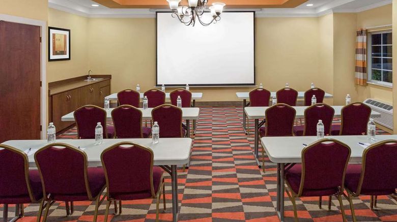 <b>Microtel Inn/Suites Greenville/Univ Med Meeting</b>. Images powered by <a href="https://iceportal.shijigroup.com/" title="IcePortal" target="_blank">IcePortal</a>.