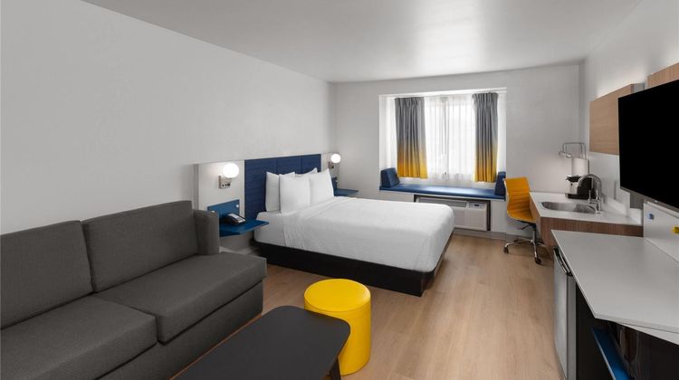 Microtel Inn & Suites Airport Suite