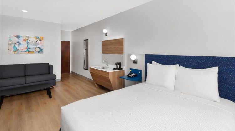 Microtel Inn & Suites Airport Suite