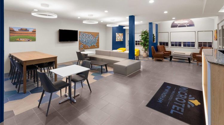 Microtel Inn & Suites Airport Lobby