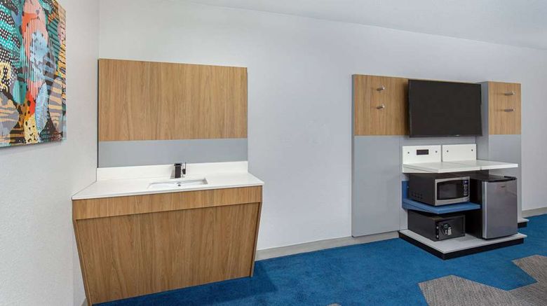 <b>Microtel Inn & Suites Manchester Suite</b>. Images powered by <a href="https://iceportal.shijigroup.com/" title="IcePortal" target="_blank">IcePortal</a>.