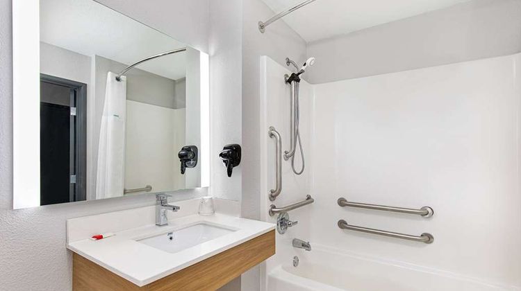 Microtel Inn & Suites Manchester Room