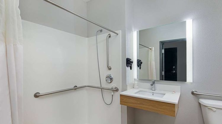 Microtel Inn & Suites Manchester Room