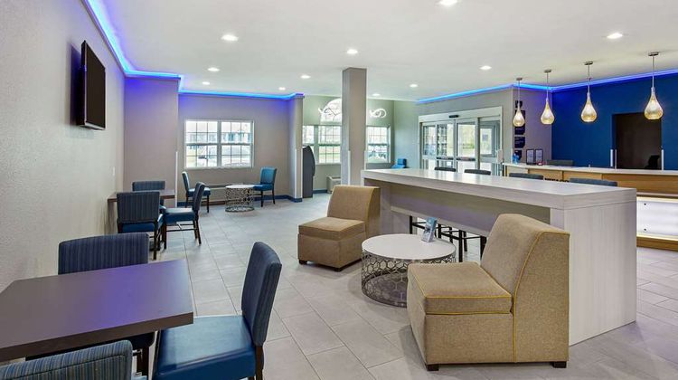 Microtel Inn & Suites Manchester Lobby