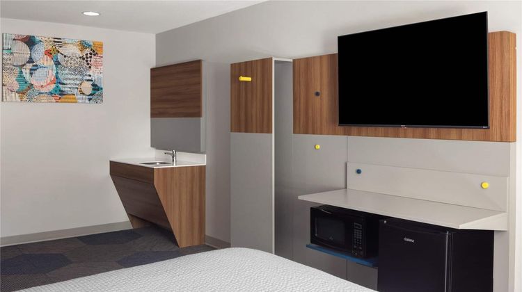 Microtel Inn & Suites by Wyndham Kearney Suite