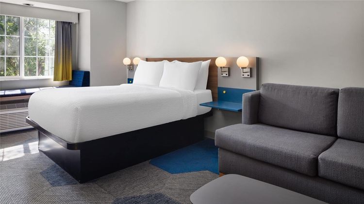 Microtel Inn & Suites by Wyndham Kearney Suite