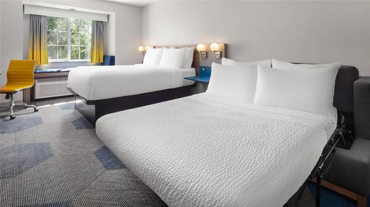Microtel Inn & Suites by Wyndham Kearney Suite
