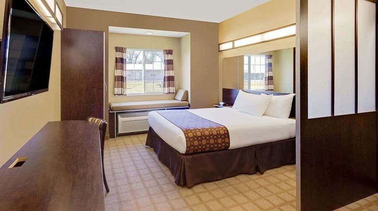 Microtel Inn & Suites Prairie du Chien Room