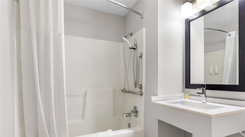 <b>Microtel Inn & Suites Prairie du Chien Room</b>. Images powered by <a href="https://iceportal.shijigroup.com/" title="IcePortal" target="_blank">IcePortal</a>.