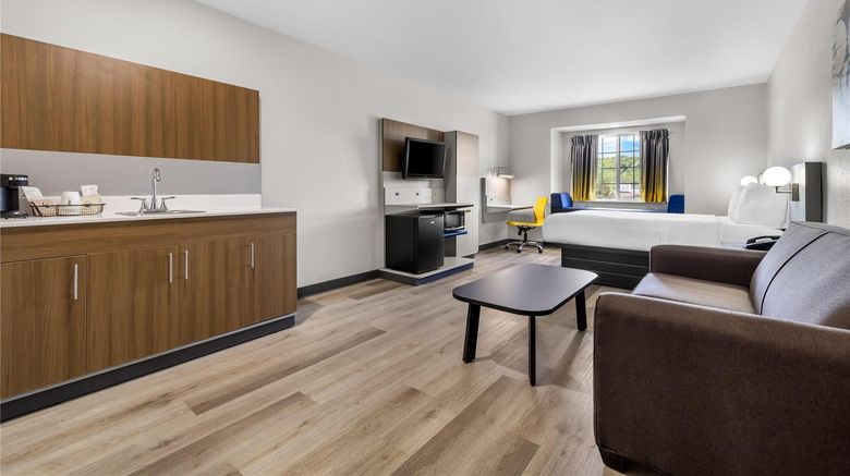 <b>Microtel Inn & Suites Prairie du Chien Suite</b>. Images powered by <a href="https://iceportal.shijigroup.com/" title="IcePortal" target="_blank">IcePortal</a>.