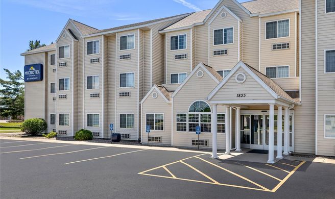 Microtel Inn & Suites Prairie du Chien Exterior