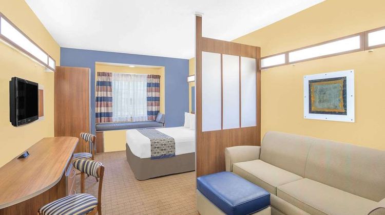 Microtel Inn/Suites Chili/Rochester Arpt Room