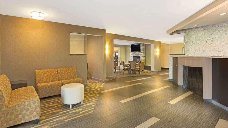 <b>Hawthorn Suites by Wyndham Cincinnati Lobby</b>. Images powered by <a href="https://iceportal.shijigroup.com/" title="IcePortal" target="_blank">IcePortal</a>.