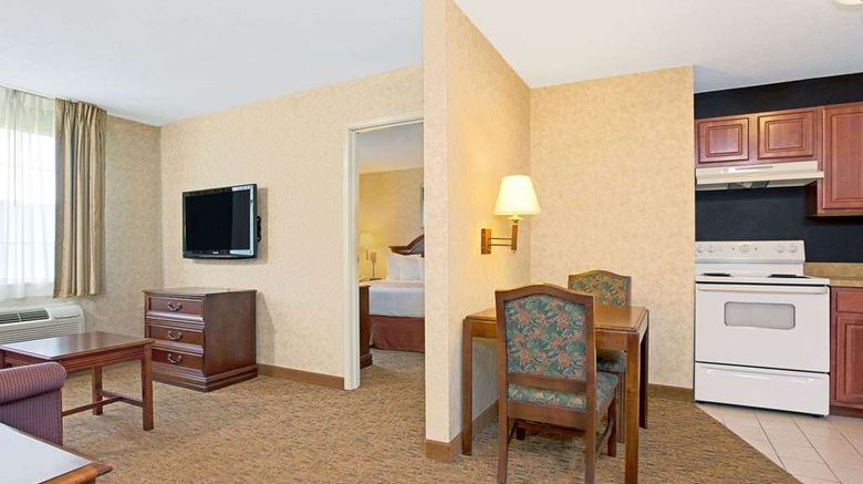 <b>Hawthorn Suites by Wyndham Cincinnati Suite</b>. Images powered by <a href="https://iceportal.shijigroup.com/" title="IcePortal" target="_blank">IcePortal</a>.