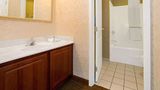 Hawthorn Suites by Wyndham Cincinnati Room
