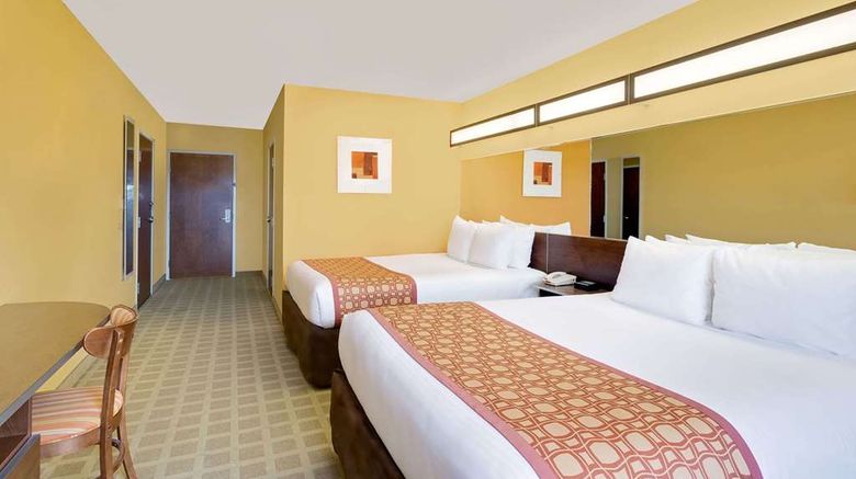 <b>Microtel Inn & Suites Room</b>. Images powered by <a href="https://iceportal.shijigroup.com/" title="IcePortal" target="_blank">IcePortal</a>.