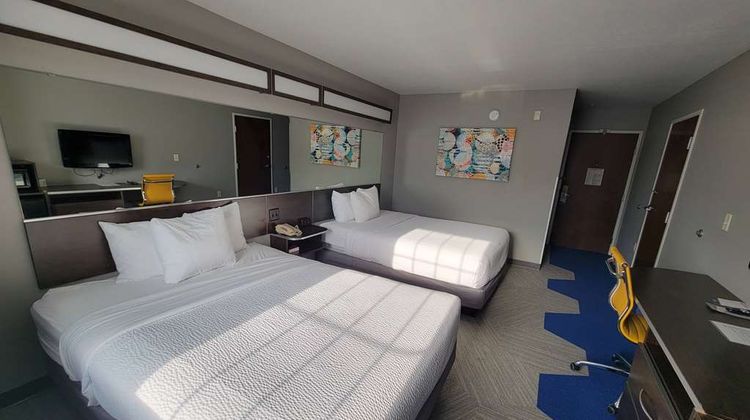 Microtel Inn & Suites Council Bluffs Room
