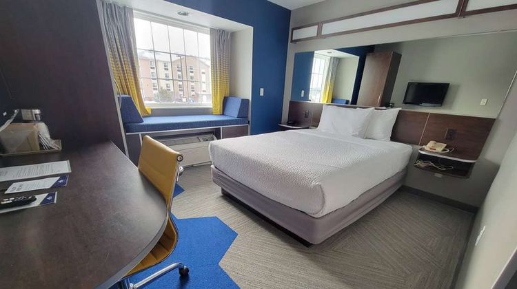Microtel Inn & Suites Council Bluffs Room