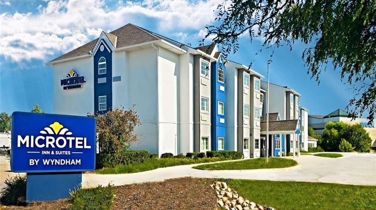 Microtel Inn & Suites Council Bluffs Exterior
