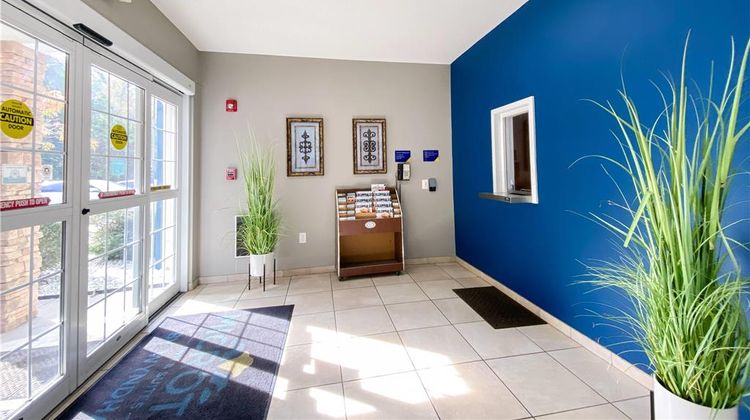 Microtel Inn & Suites at Fort Jackson Lobby