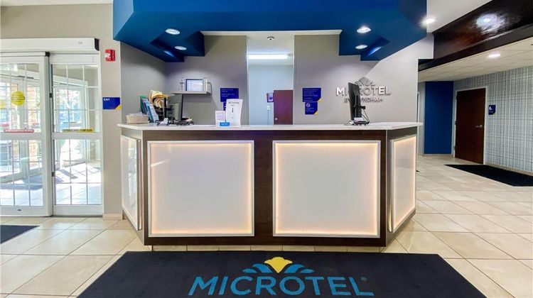 Microtel Inn & Suites at Fort Jackson Lobby