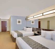 Microtel Inn & Suites by Wyndham Geneva Room