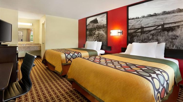 Super 8 Corsicana Room