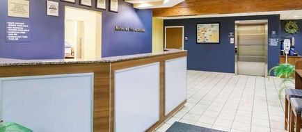 Microtel Inn & Suites Dickson Lobby