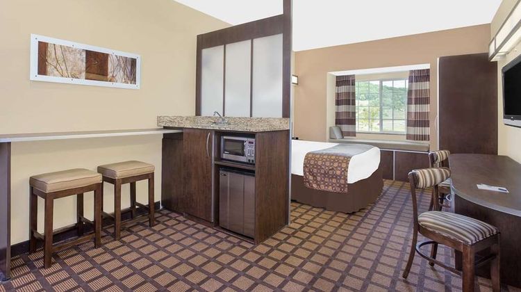 Microtel Inn & Suites Mansfield Suite