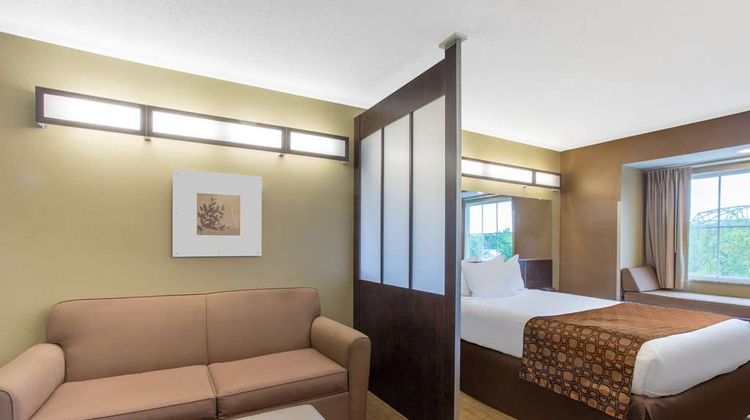 Microtel Inn & Suites Mansfield Room