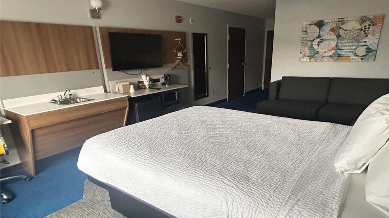 <b>Microtel Inn & Suites Mansfield Room</b>. Images powered by <a href="https://iceportal.shijigroup.com/" title="IcePortal" target="_blank">IcePortal</a>.