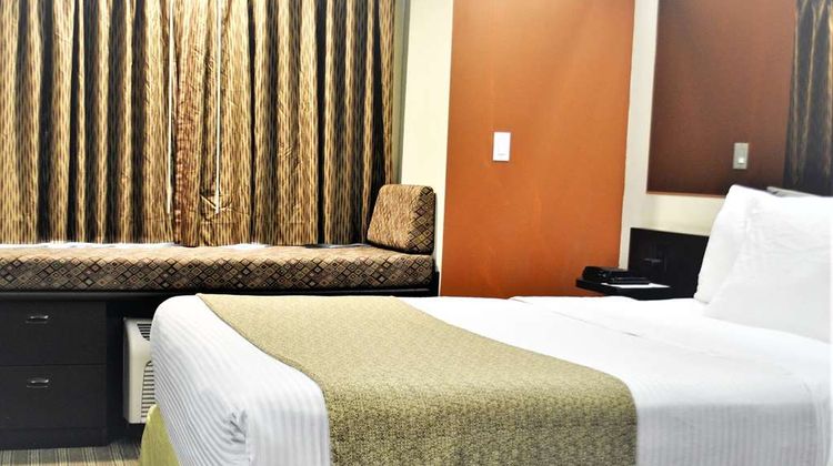 Microtel Inn & Suites by Wyndham Toluca Room