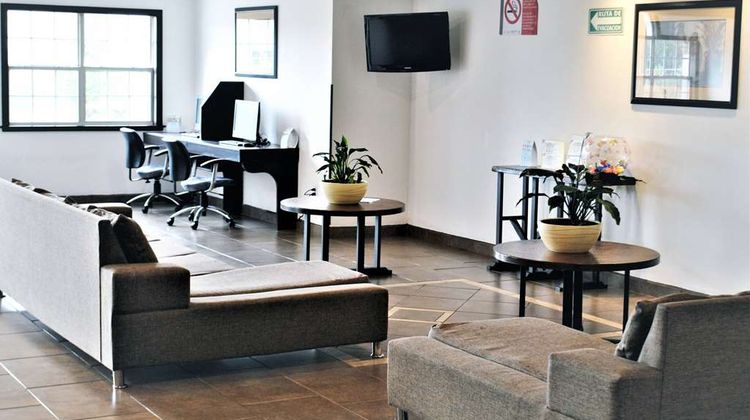 Microtel Inn & Suites by Wyndham Toluca Lobby
