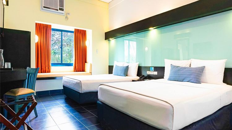 Microtel Inn & Suites Puerto Princesa Room