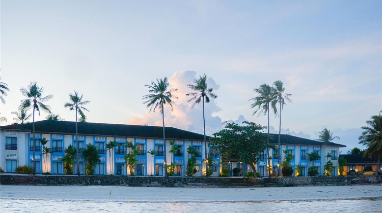 Microtel Inn & Suites Puerto Princesa Exterior