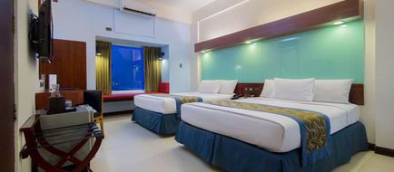 Microtel Inn & Suites at Mall of Asia Room