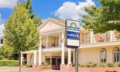 Days Inn Waynesboro