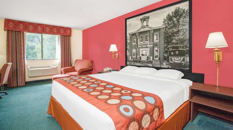 <b>Super 8 Gettysburg Room</b>. Images powered by <a href="https://iceportal.shijigroup.com/" title="IcePortal" target="_blank">IcePortal</a>.