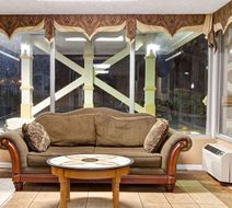 Days Inn Knoxville West Lobby