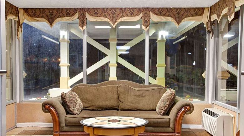 <b>Days Inn Knoxville West Lobby</b>. Images powered by <a href="https://iceportal.shijigroup.com/" title="IcePortal" target="_blank">IcePortal</a>.