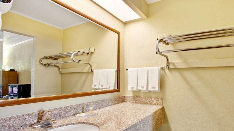 <b>Days Inn Knoxville West Room</b>. Images powered by <a href="https://iceportal.shijigroup.com/" title="IcePortal" target="_blank">IcePortal</a>.
