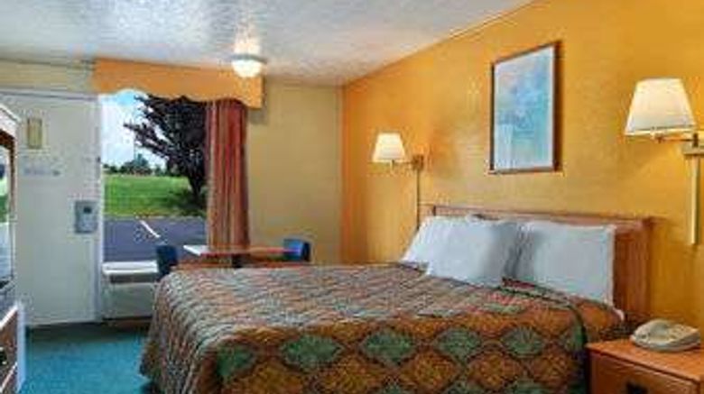 <b>Days Inn Knoxville West Room</b>. Images powered by <a href="https://iceportal.shijigroup.com/" title="IcePortal" target="_blank">IcePortal</a>.