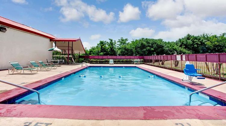 Days Inn Knoxville West Pool