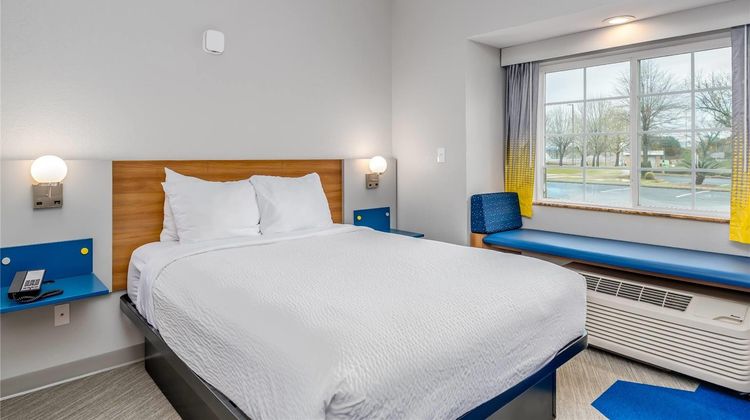 Microtel Inn & Suites Montgomery Room