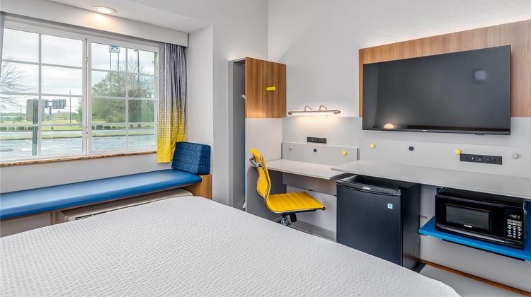 Microtel Inn & Suites Montgomery Room