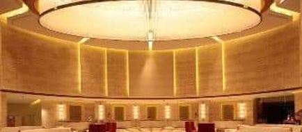Howard Johnson Sunshine Plaza Lobby