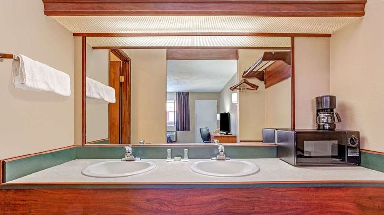 <b>Super 8 Albany Room</b>. Images powered by <a href="https://iceportal.shijigroup.com/" title="IcePortal" target="_blank">IcePortal</a>.