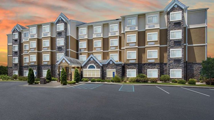 Microtel Inn & Suites by Wyndham Opelika Exterior